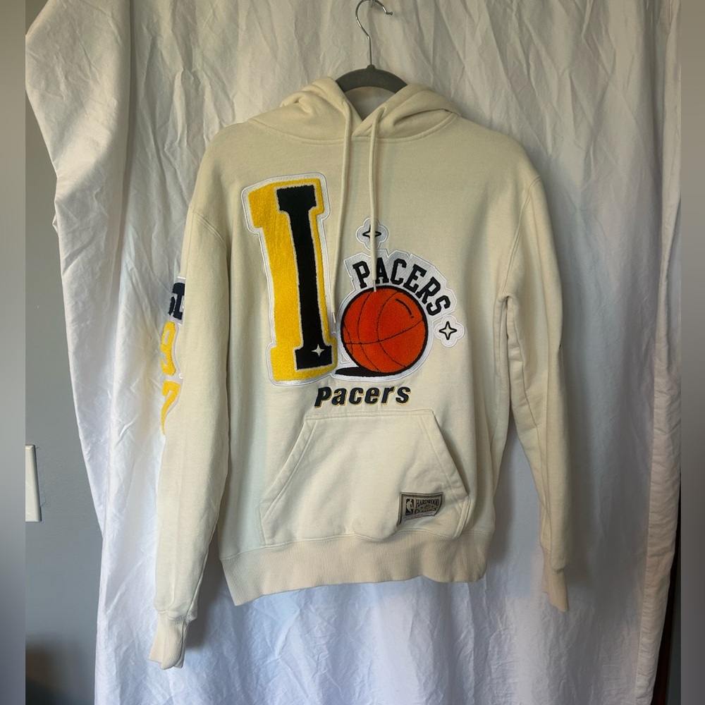 Indiana Pacers Mitchell & Ness NBA Large Hoodie Chenille Stitch Cream
